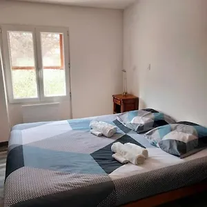https://au-petit-pin-vert.fr-provencehotel.com